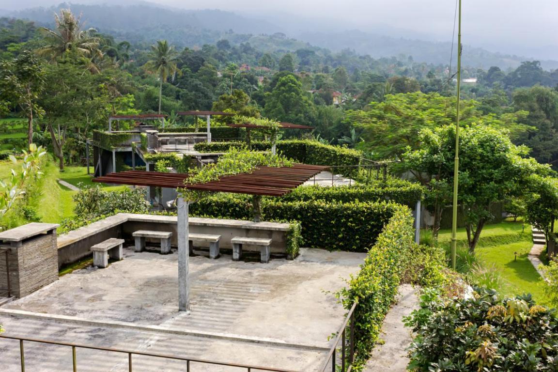 Tea Garden Resort Ciater Exterior photo